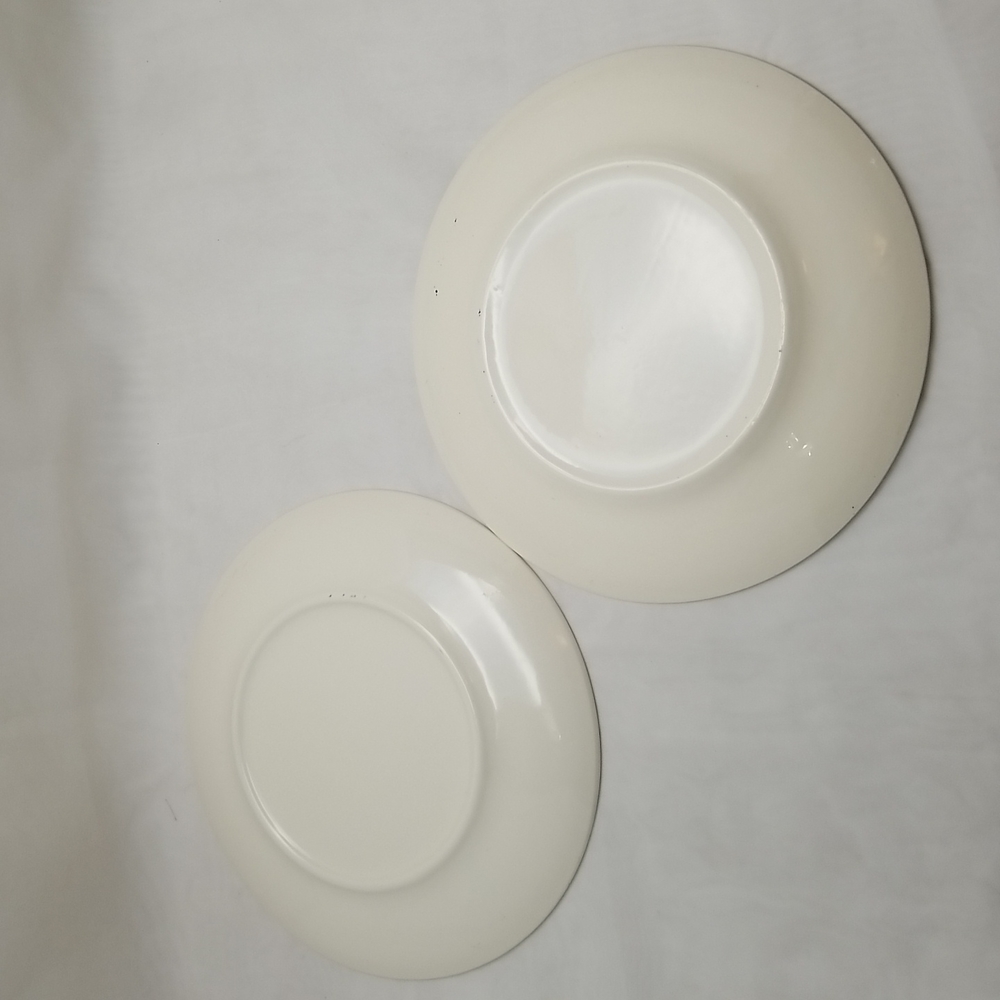 Blue Willow Dinner Plates - Picture 3 of 14